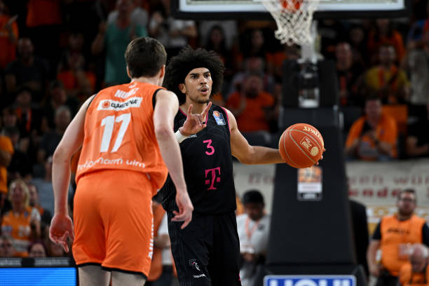 来更多悬念 来更多悬念