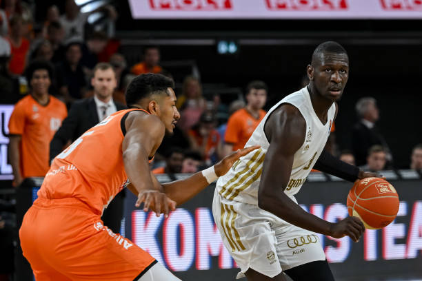 英超6队的 英超6队的