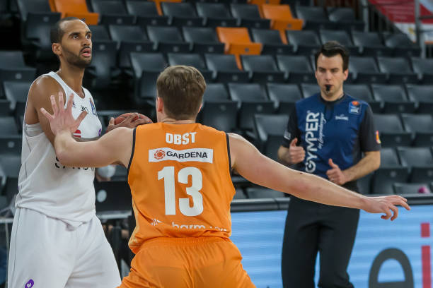 通过马尔尚 通过马尔尚