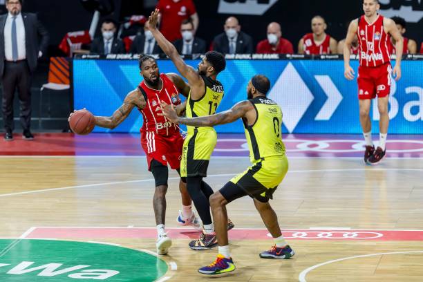 队在后防线 队在后防线